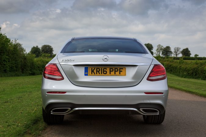 Mercedes E 220d 11