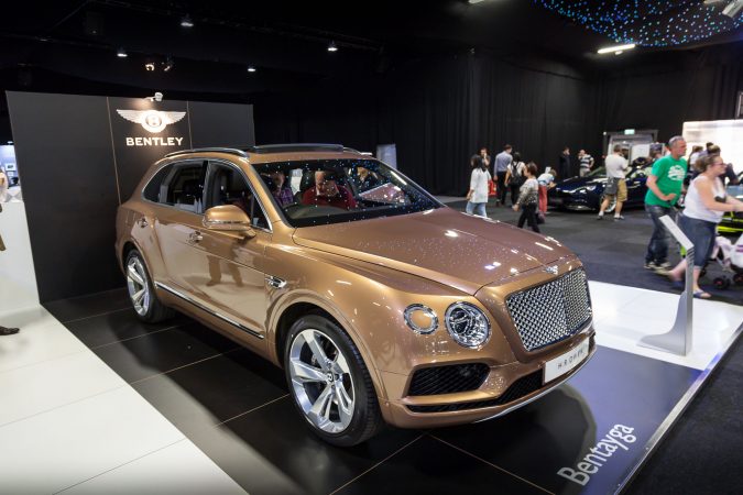 The London Motor Show 2016-117 Bentley Bentayga Apple Watch App