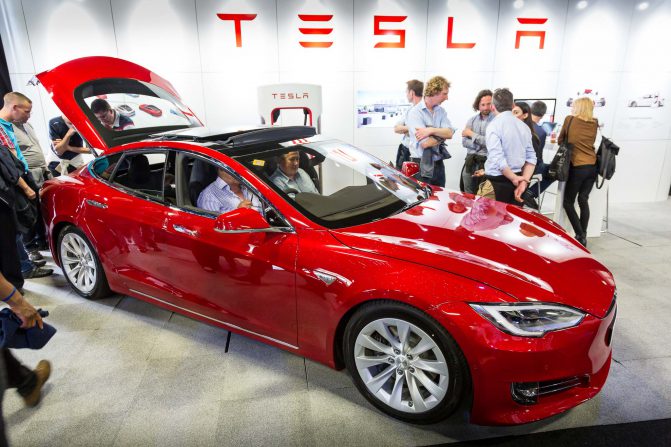 The London Motor Show 2016 82 Model S Tesla