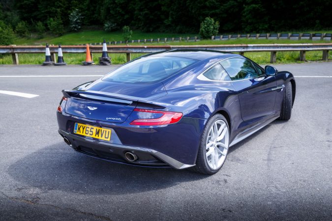 Aston Martin Vanquish 15