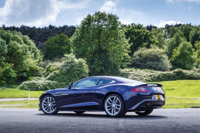 Aston Martin Vanquish 22