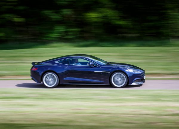 Aston Martin Vanquish 27