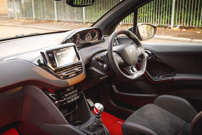 Peugeot 208 GTi by Peugeot Sport Interior