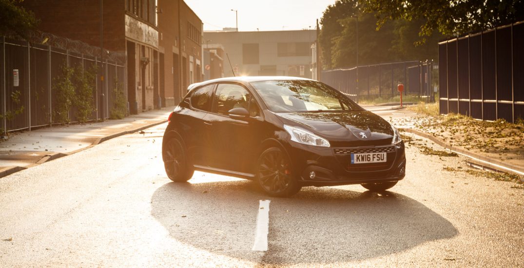 Peugeot 208 GTi by Peugeot Sport 2016 4