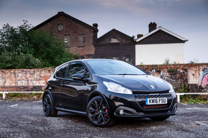 Peugeot 208 GTi by Peugeot Sport 2016 41