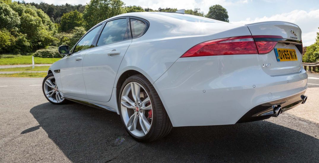 2016 Jaguar XF S 18