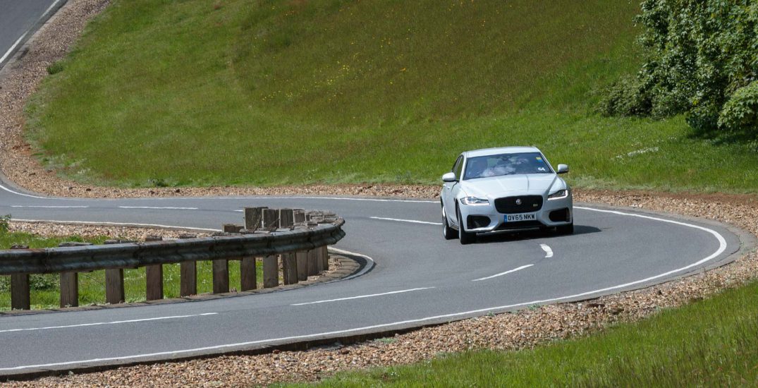 2016 Jaguar XF S 2