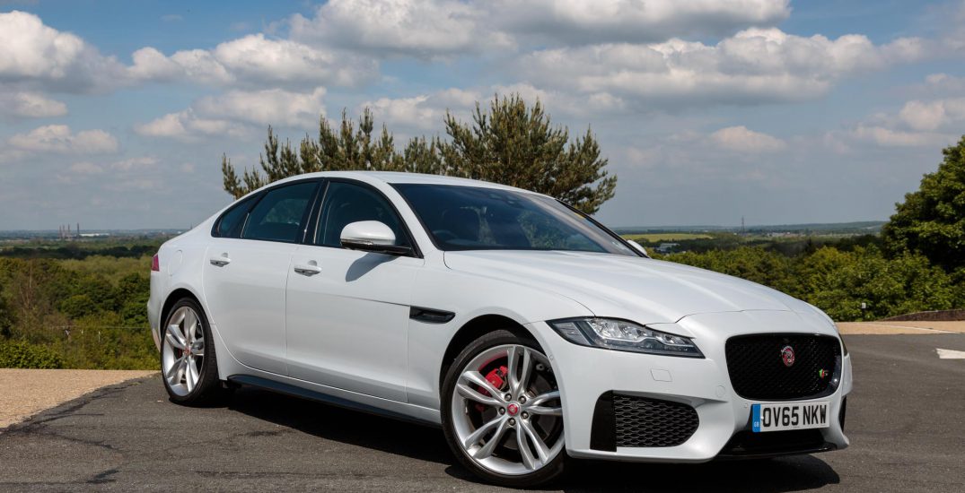 2016 Jaguar XF S 4