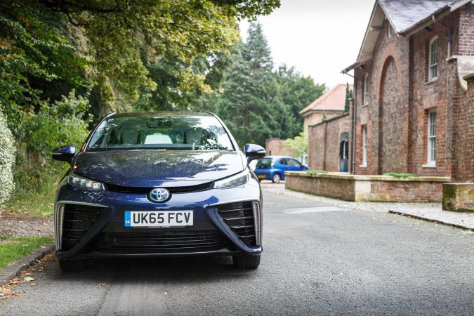 toyota-mirai-2016-15