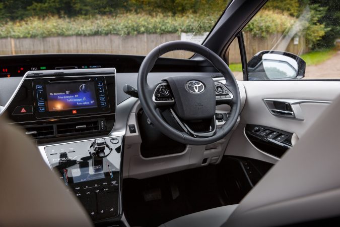 toyota-mirai-2016-20