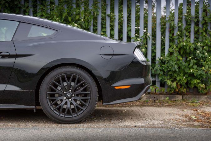 uk-ford-mustang-v8-v5-0-gt-2016-10