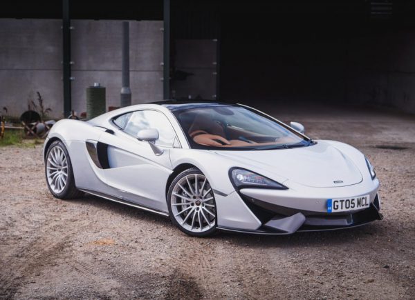 2016 McLaren 570 GT 13