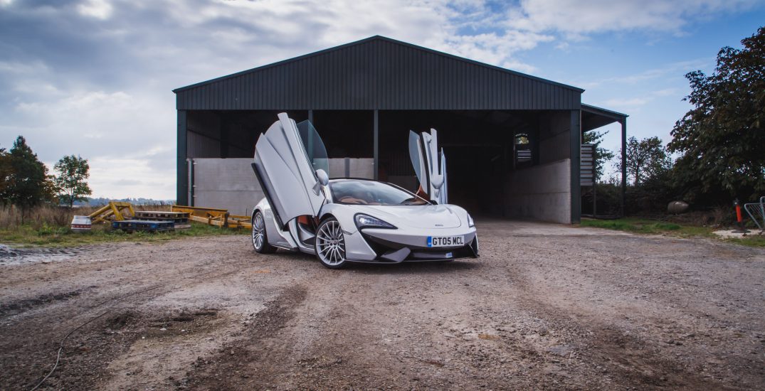 2016 McLaren 570 GT 19