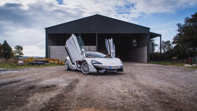 2016 McLaren 570 GT 19