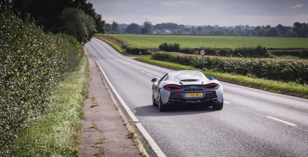 2016 McLaren 570 GT 9