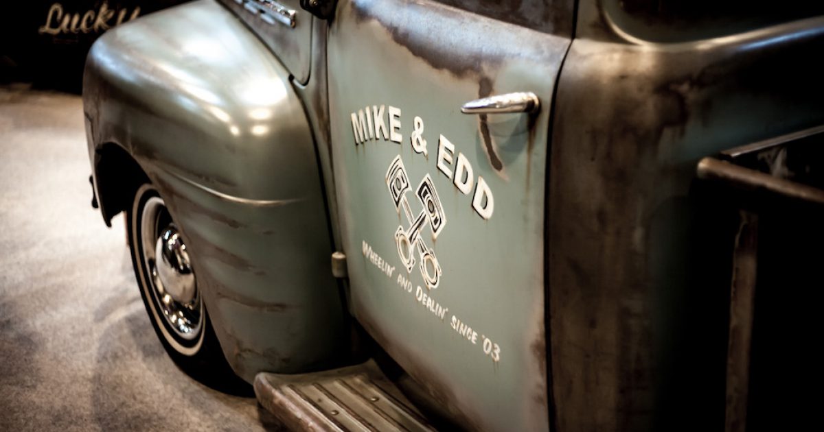 Car History and Evolution Through Z Library Reads