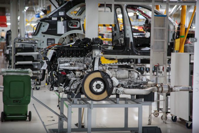 Bentley Factory - Bentayga Engine and Drivetrain
