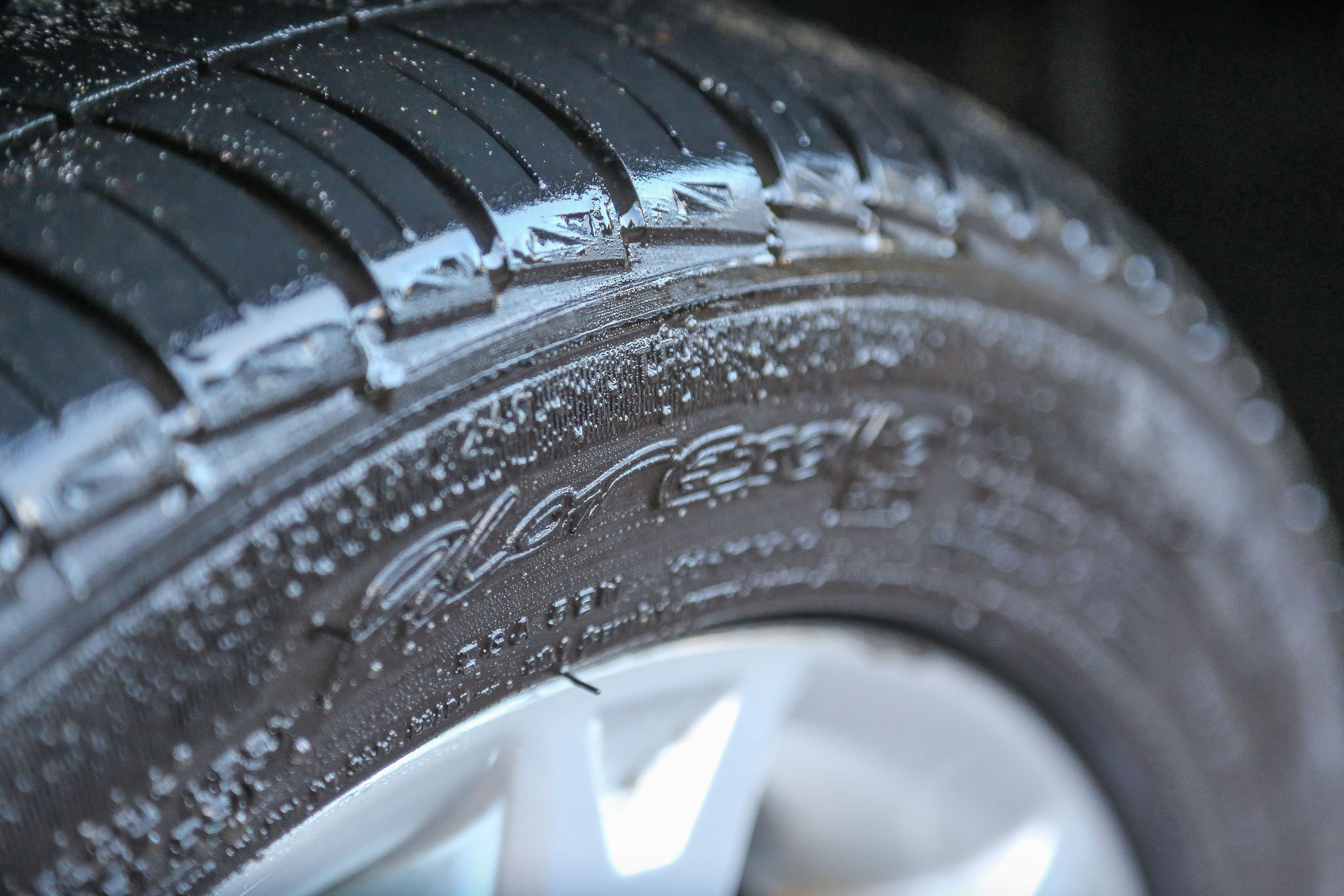 Glam It Up With Autoglym High Performance Tyre Gel