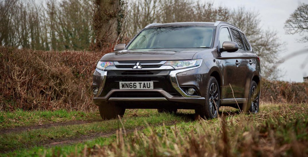 Mitsubishi Outlander PHEV GX3h MY16 Granite Brown PH 25