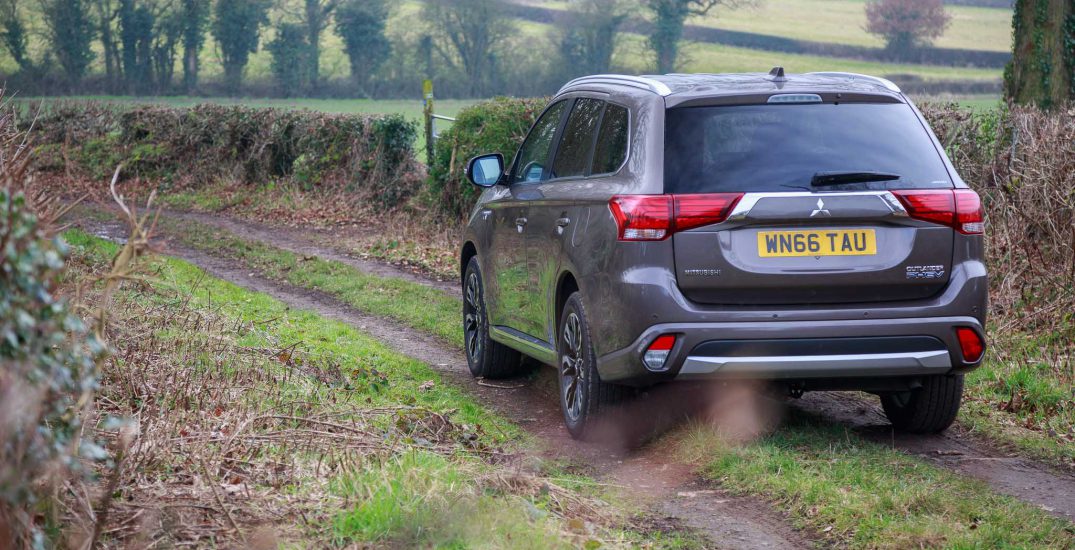 Mitsubishi Outlander PHEV GX3h MY16 Granite Brown PH 27