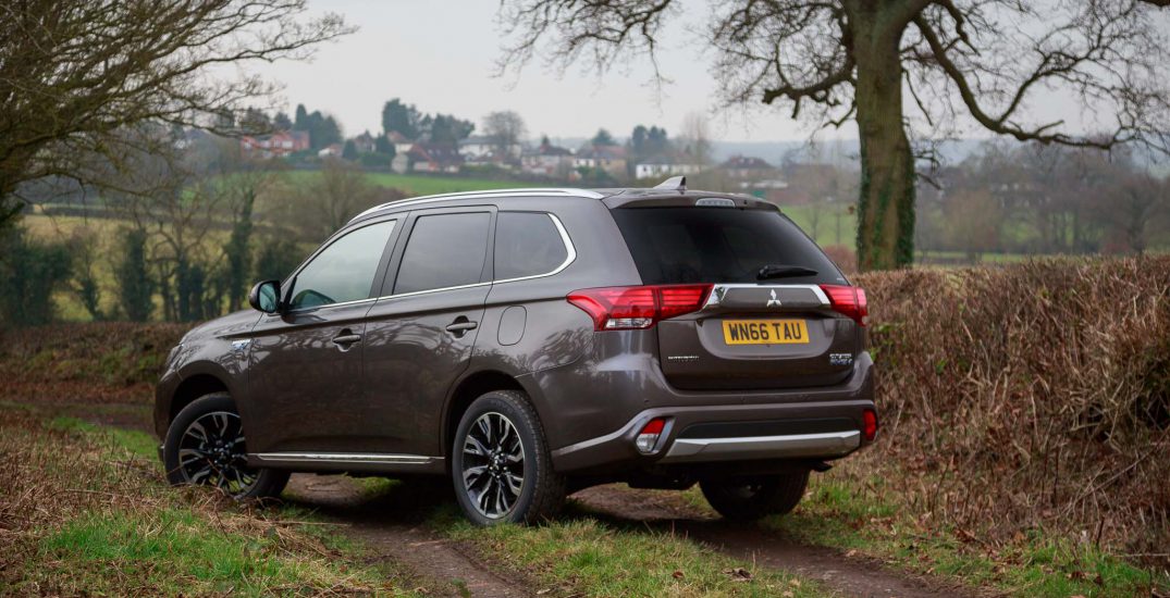 Mitsubishi Outlander PHEV GX3h MY16 Granite Brown PH 30