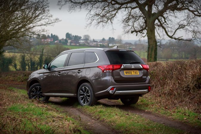 Mitsubishi Outlander GX3h+Review