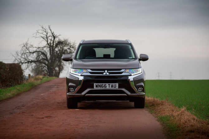 Mitsubishi Outlander PHEV GX3h MY16 Granite Brown PH 36
