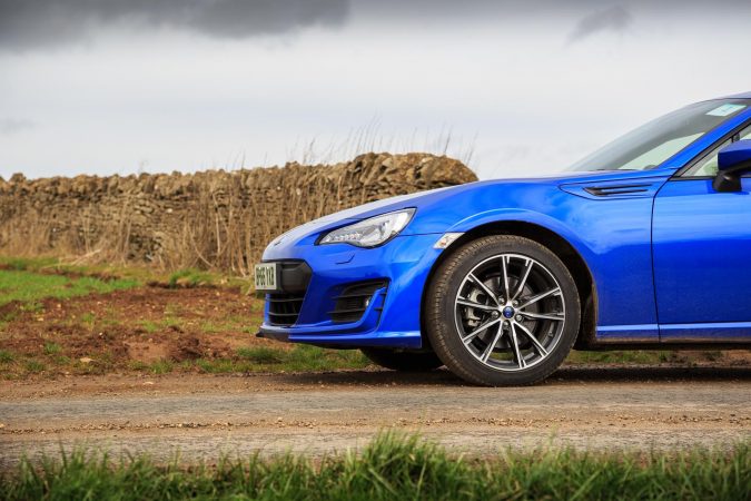 BRZ VS FR-S