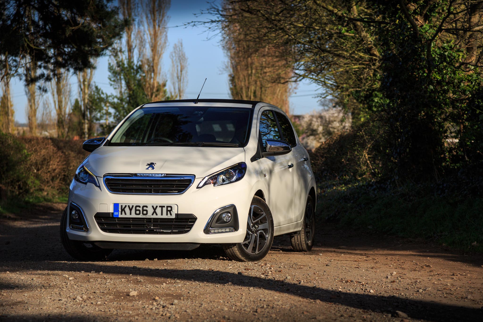 Kontur indrømme lærling 2016 Peugeot 108 Allure TOP! Review | A Fine City Companion