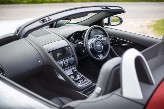 Jaguar F-Type V8R AWD Convertible interior