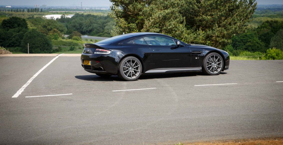 2017 Aston Martin V12 Vantage 1