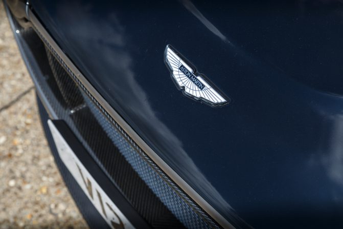2017 Aston Martin V12 Vantage 5