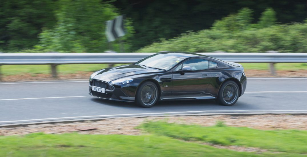 Aston Martin V12 Vantage S Manual 2