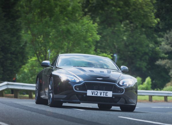 Aston Martin V12 Vantage S Manual 5