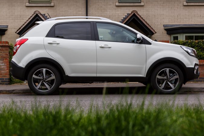 Ssangyong Korando right side