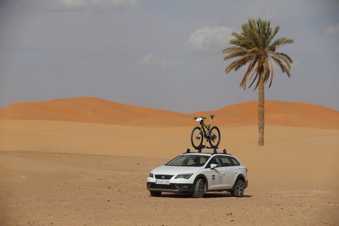 SEAT Leon X-Perience Titan Desert with bike on roof