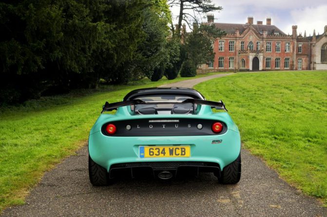 Lotus Elise Cup 250 3