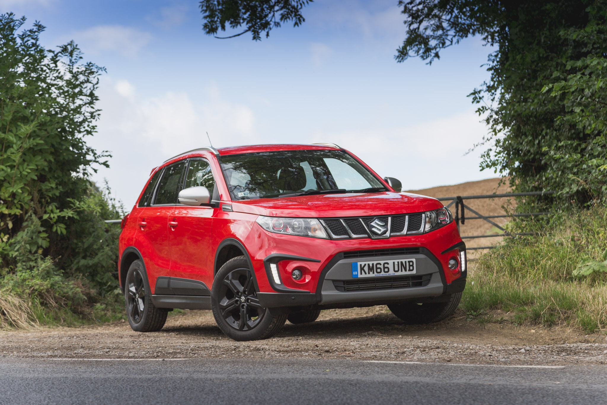 2017-Suzuki-Vitara-S-Red-RJ-00004.jpg