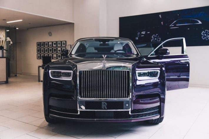 New Rolls-Royce Phantom Receives Showroom Debut Phantom