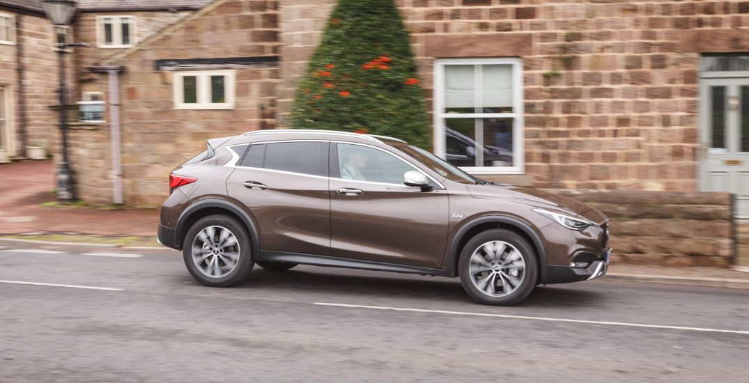 2017 Inifinity QX30 00020