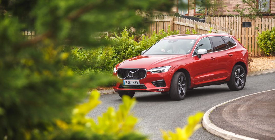 2017 Volvo XC60 R Design Red 20