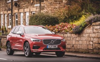 2017 Volvo XC60 R Design Red 5