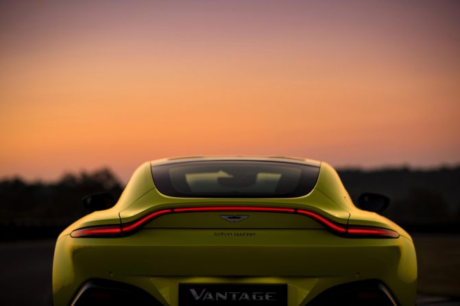 Aston Martin Vantage 14