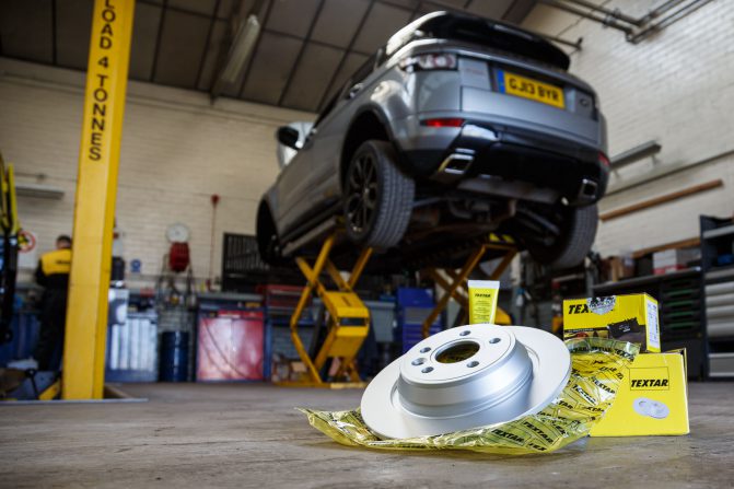 Textar Range Rover Fitting 10