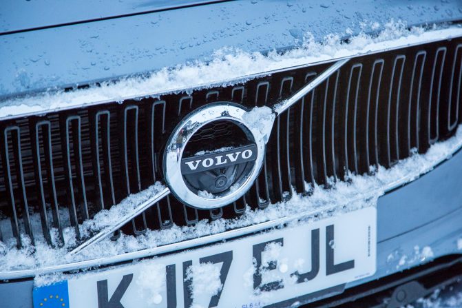 Volvo V90 D4 Momentum Pro 18