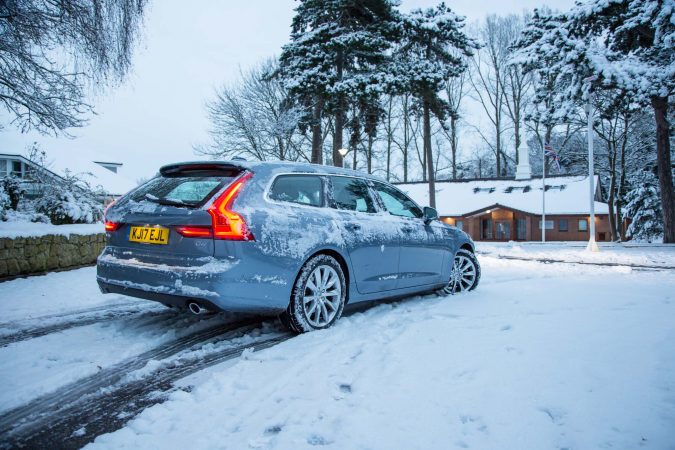 Volvo V90 D4 Momentum Pro 22