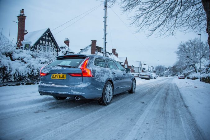 Volvo V90 D4 Momentum Pro 25