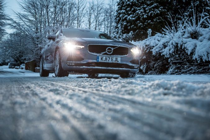 Volvo V90 D4 Momentum Pro 27