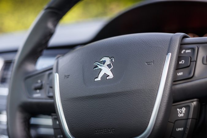 Peugeot 508 SW GT Steering wheel badge