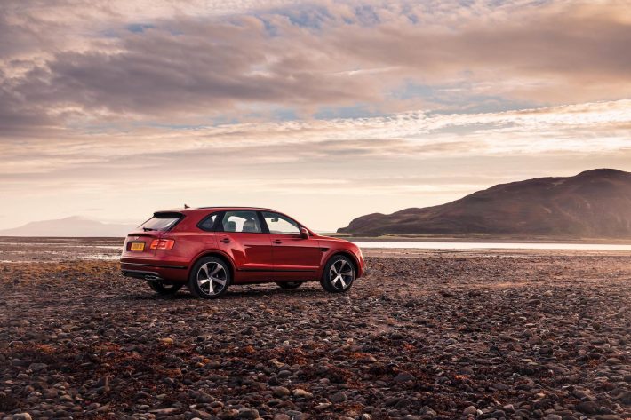 Bentley Bentayga V8: Refinement to the luxury SUV market? Bentley Bentayga V8 1